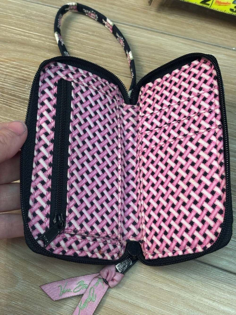 Discontinued Vera Bradley Pink Elephants Quilted Cotton Zip ID Case Wallet Wrist - Picture 5 of 6
